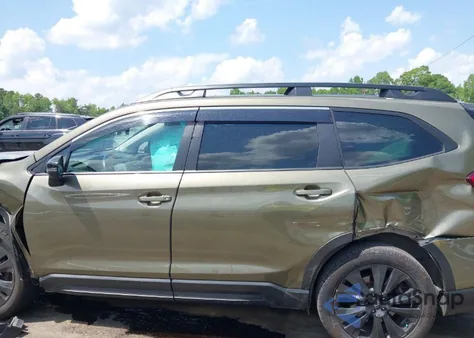 2022 Subaru Ascent Onyx z USA, uszkodzony, nr VIN 4S4WMAHD5N3401962